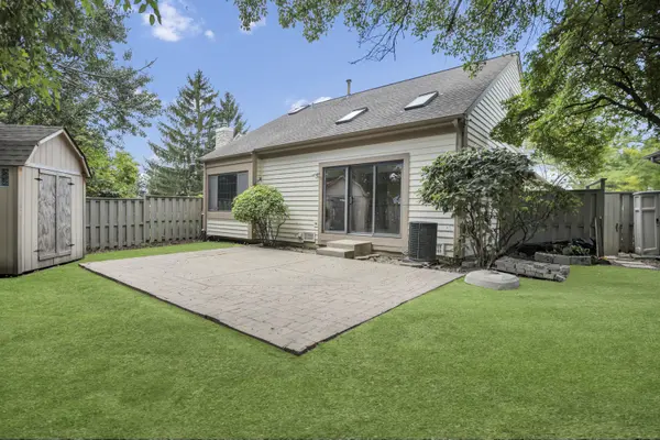 117 Oneida CT, Bloomingdale, IL 60108