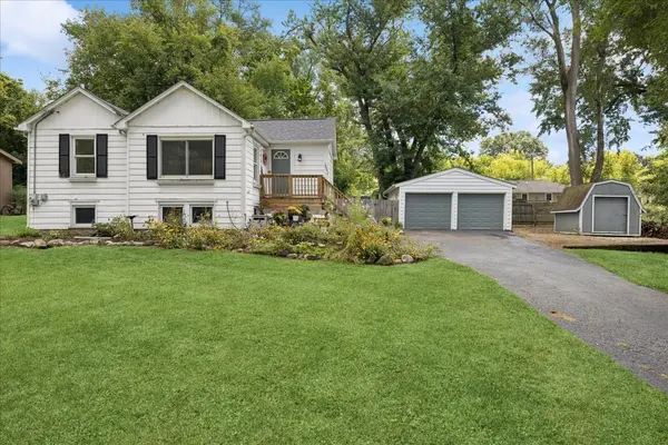 38051 N Lee AVE, Spring Grove, IL 60081
