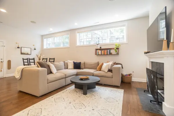 1324 W Pratt BLVD #1W, Chicago, IL 60626