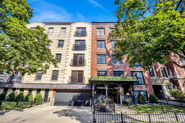512 W Barry AVE #401, Chicago, IL 60657