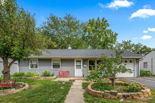 1563 Cambridge AVE, Aurora, IL 60506