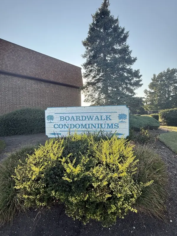 115 Boardwalk ST #2E, Elk Grove Village, IL 60007