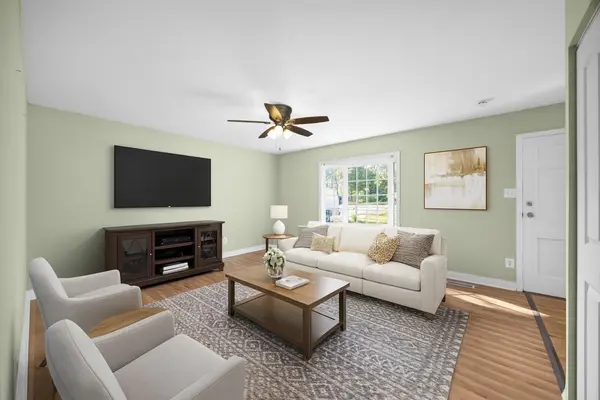 1806 E Sauk TRL, Sauk Village, IL 60411