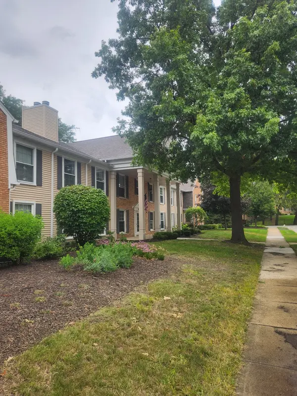 1066 Spring Garden CIR #66, Naperville, IL 60563