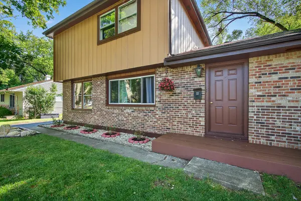 13 Manor RD, Lake Zurich, IL 60047