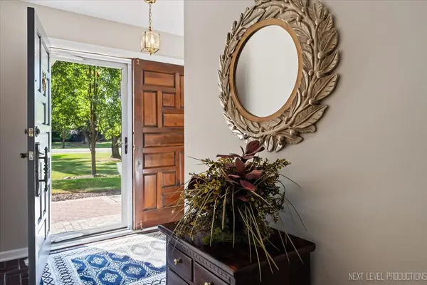36W068 Indian Mound RD, St. Charles, IL 60174