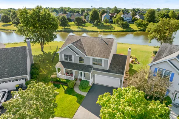 12 Baldwin CT, Lake In The Hills, IL 60156