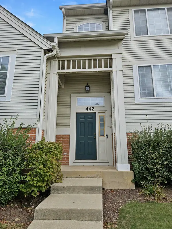 442 New Haven DR #442, Cary, IL 60013