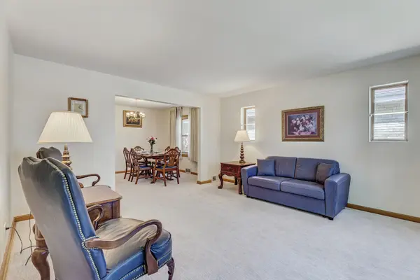 8130 N Ottawa AVE, Niles, IL 60714