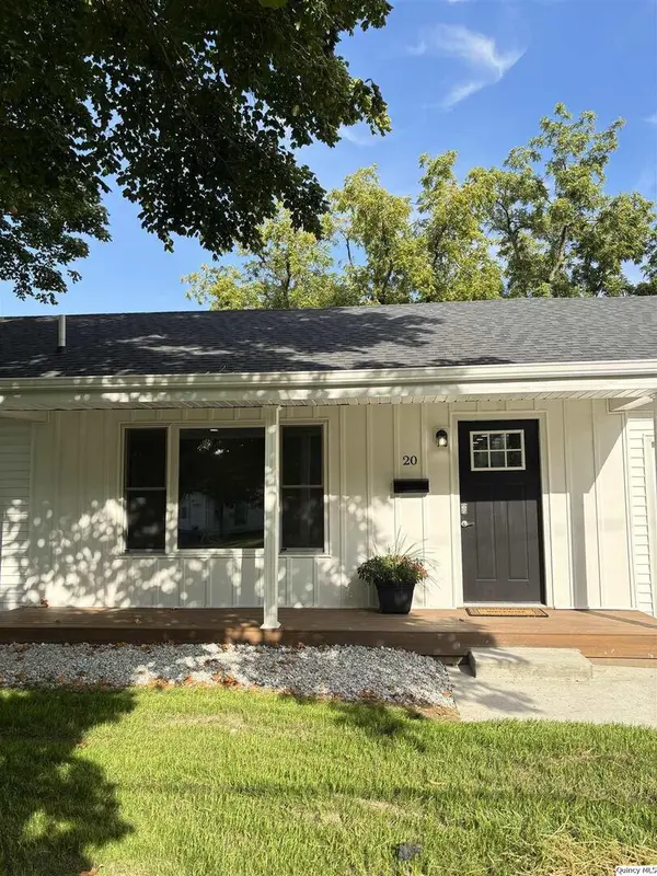 20 Randolph, Carthage, IL 62321
