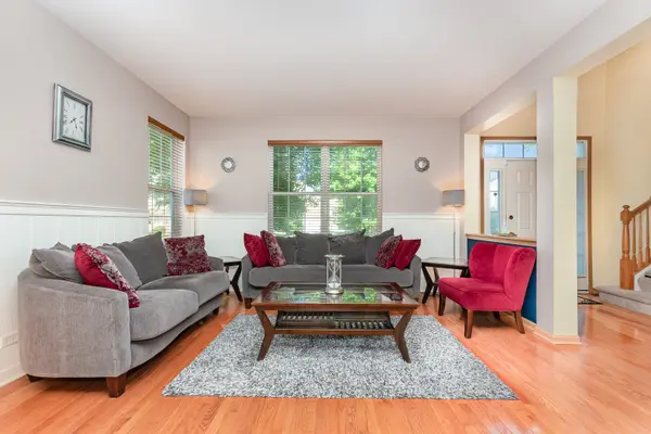 264 Valley View DR, St. Charles, IL 60175