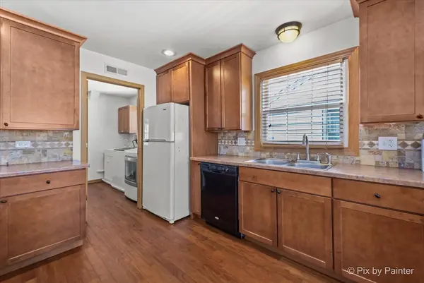 10036 S Tripp AVE, Oak Lawn, IL 60453