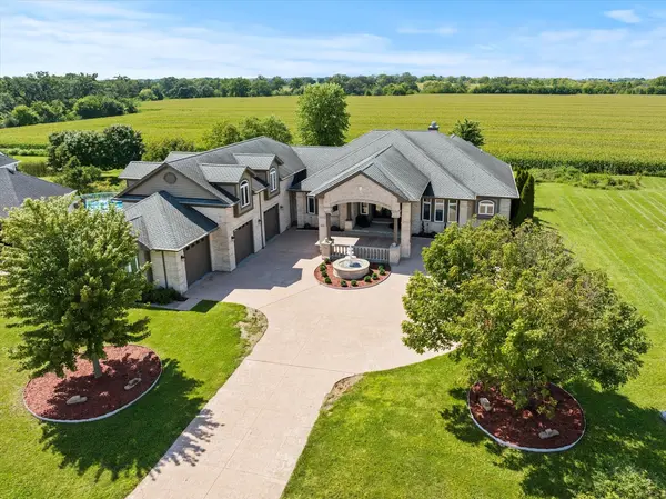215 Slalom CT, Minooka, IL 60447