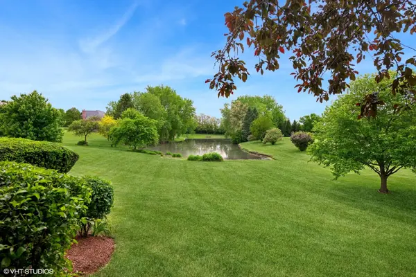 26 Forest LN, South Barrington, IL 60010