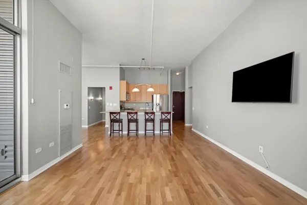 437 W Division ST #901, Chicago, IL 60610