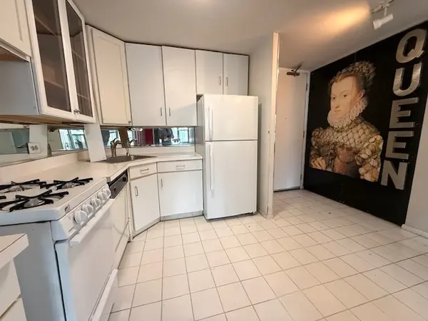 400 E Randolph ST #904, Chicago, IL 60601