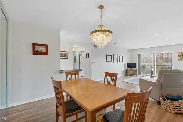 4840 Foster ST #303, Skokie, IL 60077
