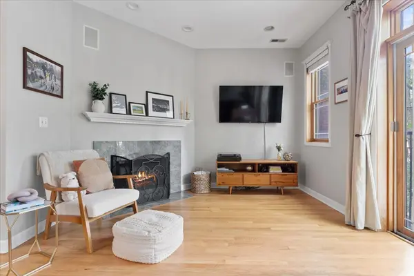 1512 N HUDSON AVE #3, Chicago, IL 60610