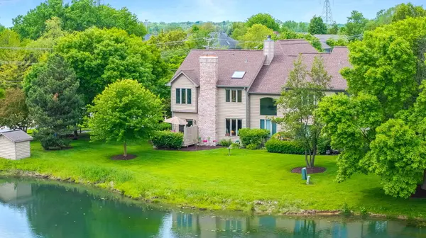 26W199 Klein Creek DR, Winfield, IL 60190