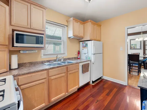2529 Collins ST, Blue Island, IL 60406