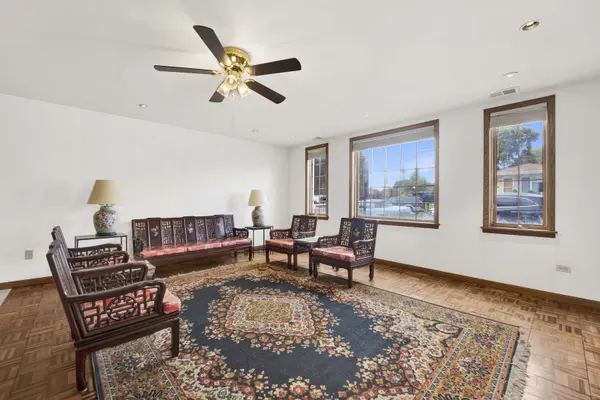 2725 S Quinn ST, Chicago, IL 60608