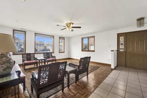 2725 S Quinn ST, Chicago, IL 60608