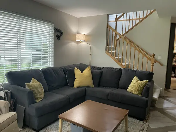 3218 Impressions DR, Lake In The Hills, IL 60156