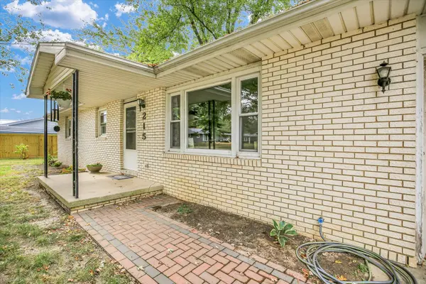 215 N Kansas ST, Atwood, IL 61913
