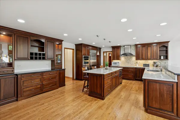 700 Newcastle LN, Prospect Heights, IL 60070