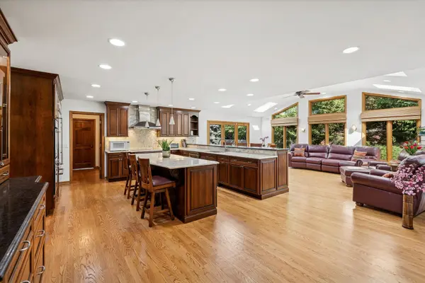 700 Newcastle LN, Prospect Heights, IL 60070
