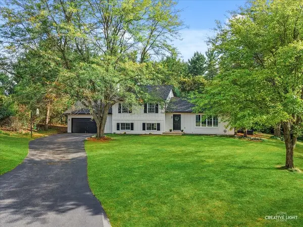 40W665 Carriage CT, St. Charles, IL 60175