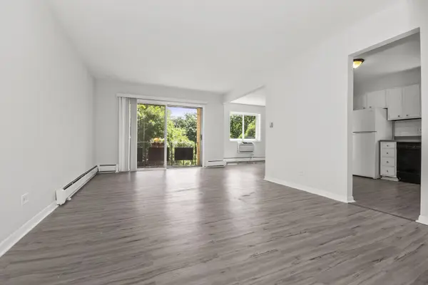 1340 W Touhy AVE #302, Chicago, IL 60626