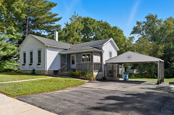 318 E McKenney ST, Dixon, IL 61021