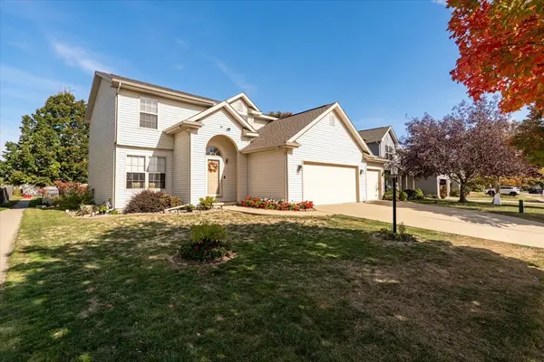310 Buttercup DR, Savoy, IL 61874