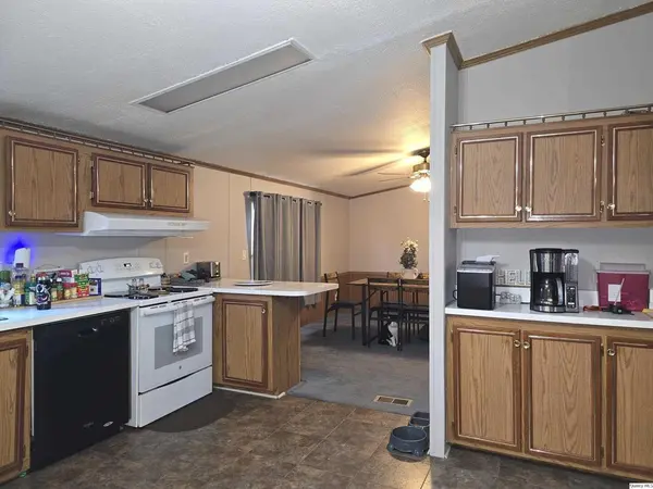 1103 E Main, Augusta, IL 62311