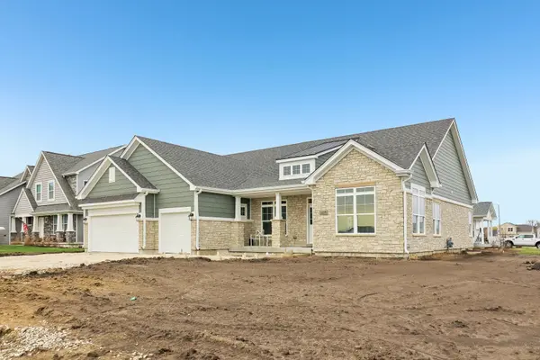 1119 Parkside DR, Sycamore, IL 60178