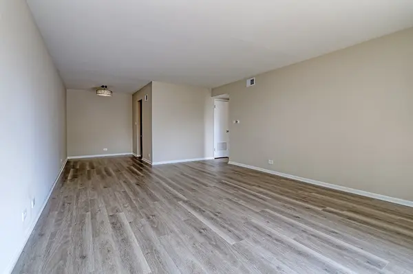 9840 S Pulaski RD #305, Oak Lawn, IL 60453