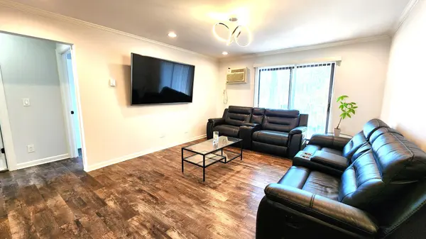 161 N Waters Edge DR #202, Glendale Heights, IL 60139