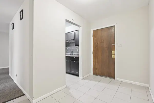 433 S Lombard AVE #33, Oak Park, IL 60302