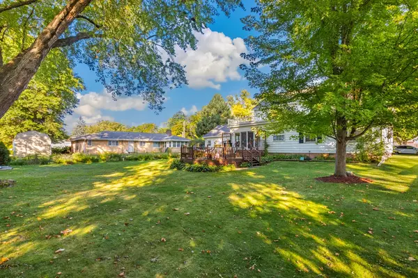 914 E Chamberlin ST, Dixon, IL 61021