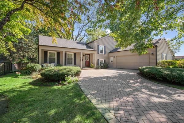 715 S Lincoln LN, Arlington Heights, IL 60005