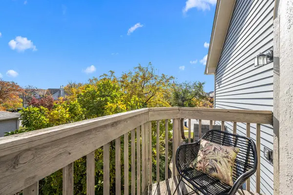 1259 Tennyson LN, Naperville, IL 60540