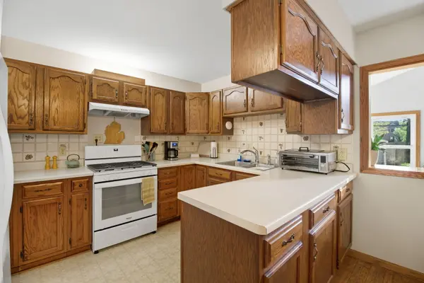1316 Brandywine CIR, Batavia, IL 60510
