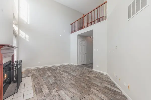 2271 Scott LN, Aurora, IL 60502