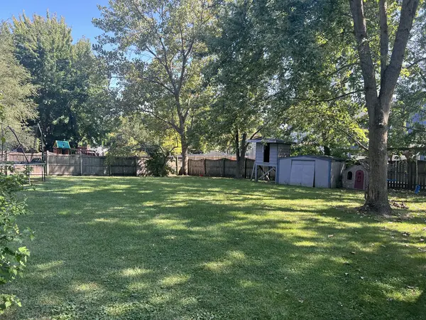 4171 Midlane DR, Wadsworth, IL 60083