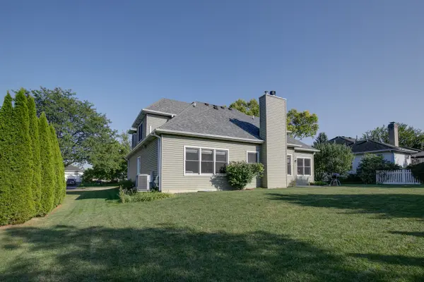 855 Ayers ST, Bolingbrook, IL 60440
