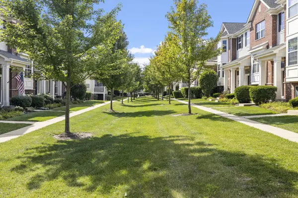 0N082 Forsythe CT, Winfield, IL 60190