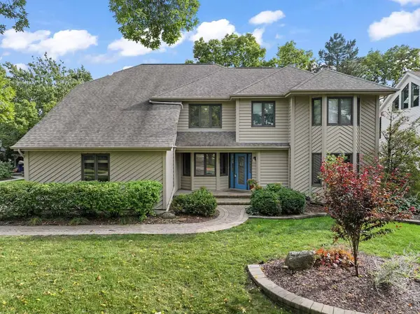 920 Rockbridge RD, Naperville, IL 60540