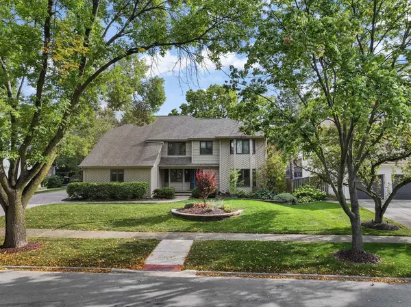 920 Rockbridge RD, Naperville, IL 60540