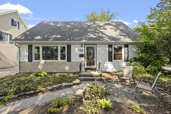 438 S Wright ST, Naperville, IL 60540